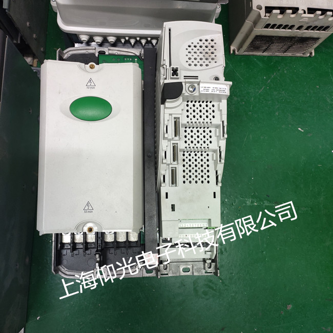 艾默生變頻器無顯示維修實例,過載 過流 過壓修理案例