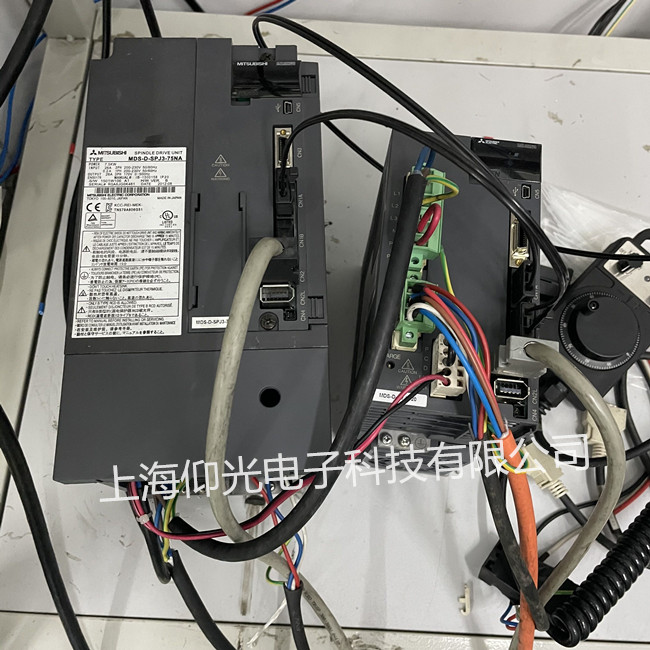 三菱四合一伺服驅動器放大器維修MDSDMSPV3-10080報AL.50/AL.51修理
