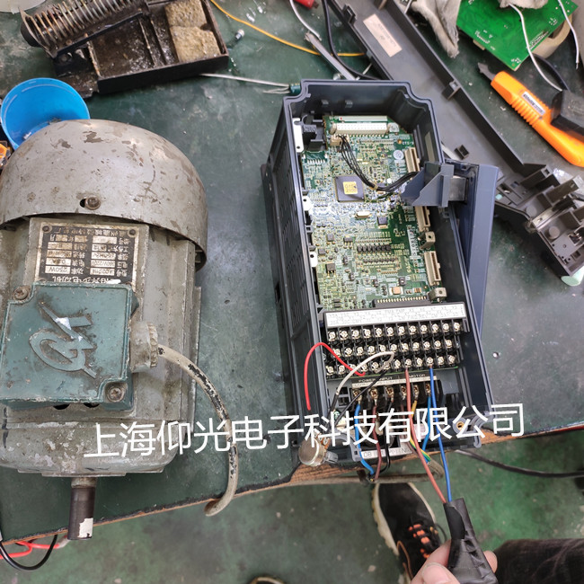 富士變頻器維修,常州富士變頻器維修FRN7.5E1S-2KW報(bào)警OC3修理