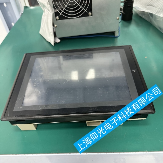 佛山歐姆龍觸摸屏E32-TC200B4有背光無(wú)字符故障維修電話地址