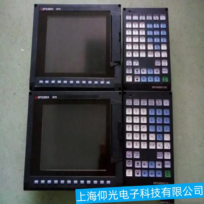 江蘇三菱數(shù)控系統(tǒng)M700系列操作面板出現(xiàn)無(wú)顯示故障維修當(dāng)天修好